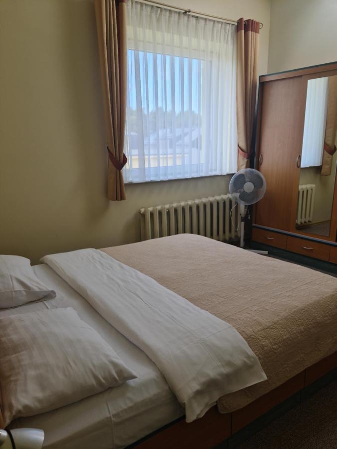 Hotel Medziotoju Kiemelis Palanga Exterior foto